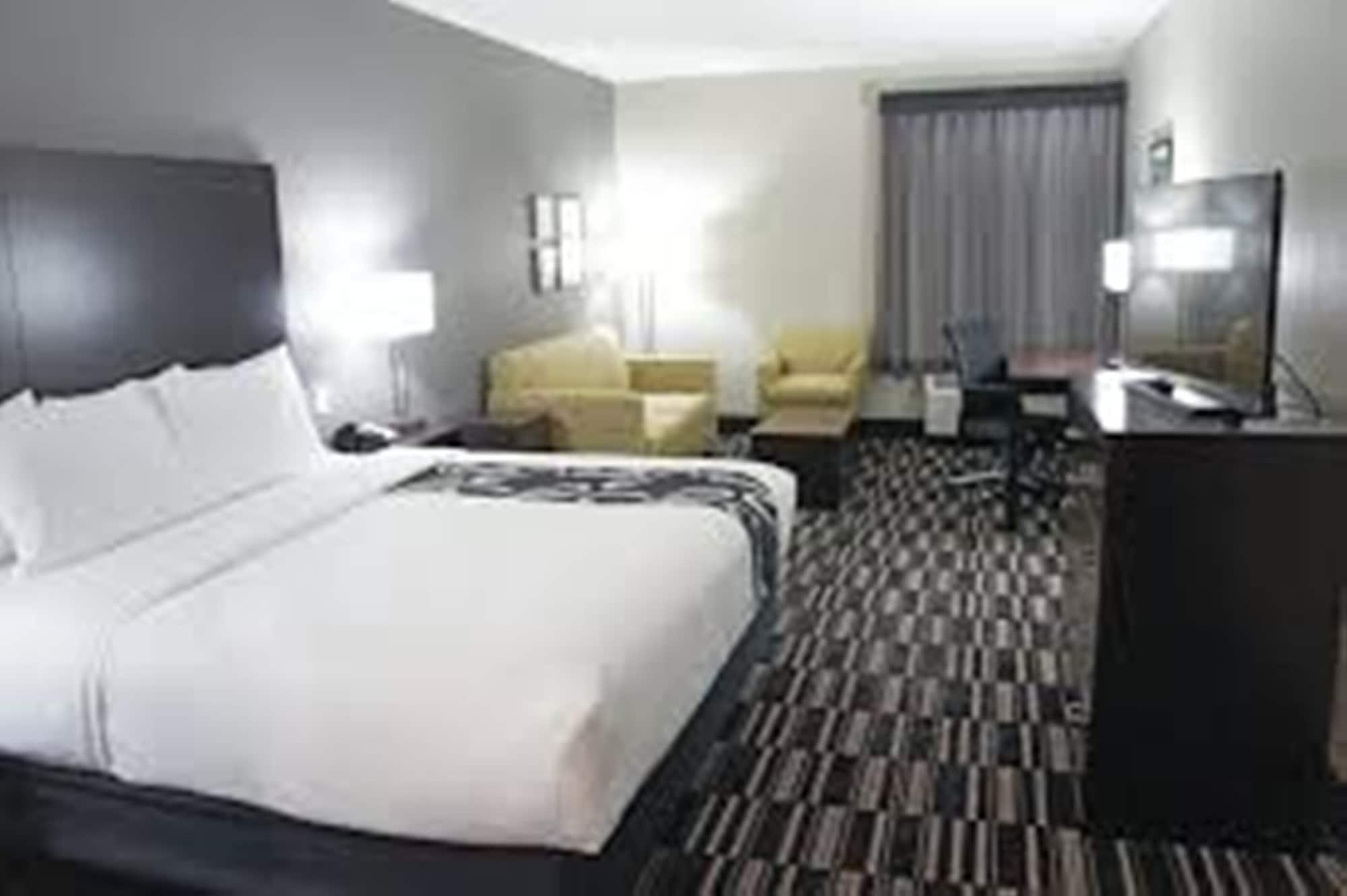La Quinta By Wyndham Fort Worth - Lake Worth Bagian luar foto