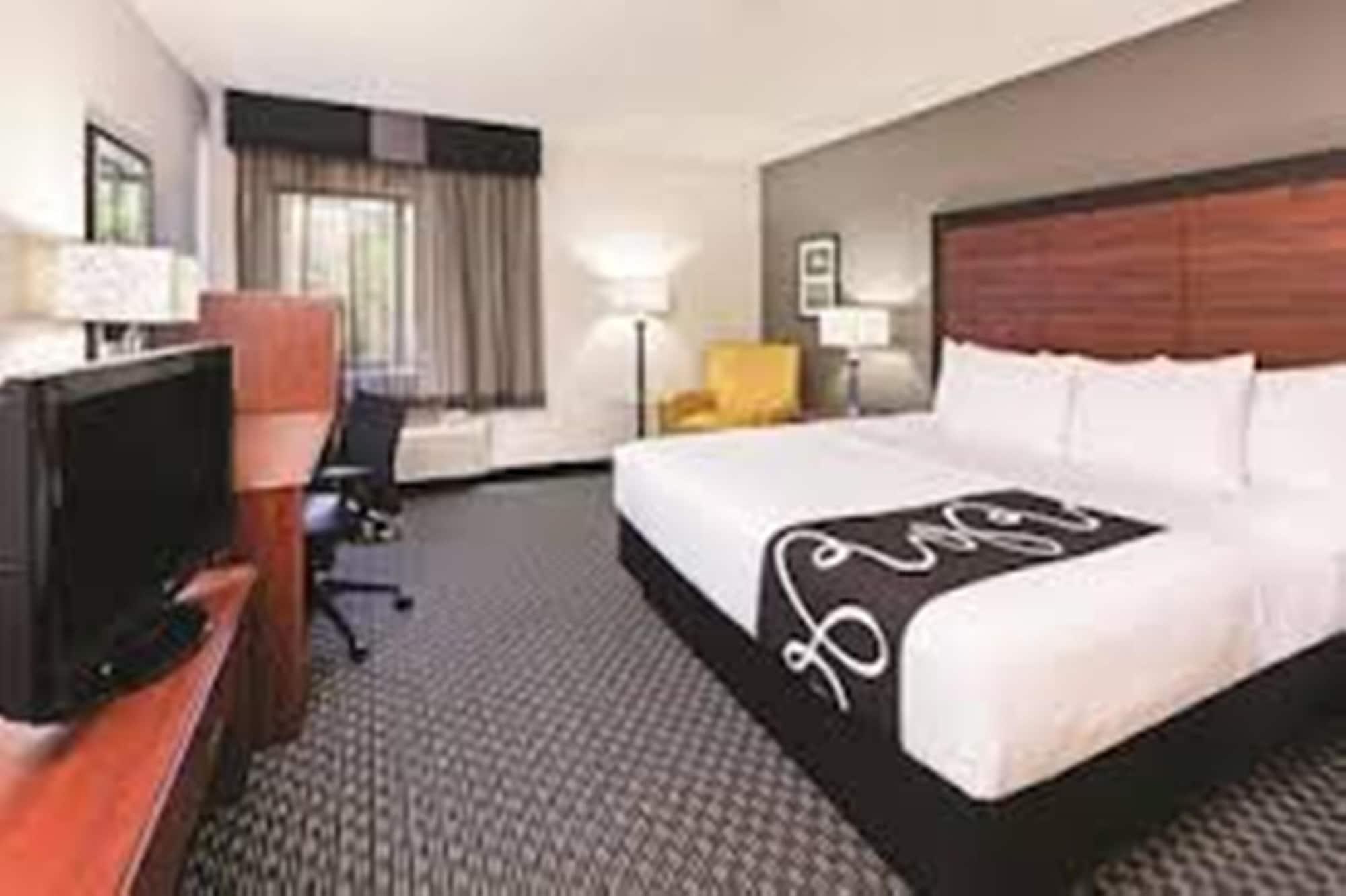 La Quinta By Wyndham Fort Worth - Lake Worth Bagian luar foto