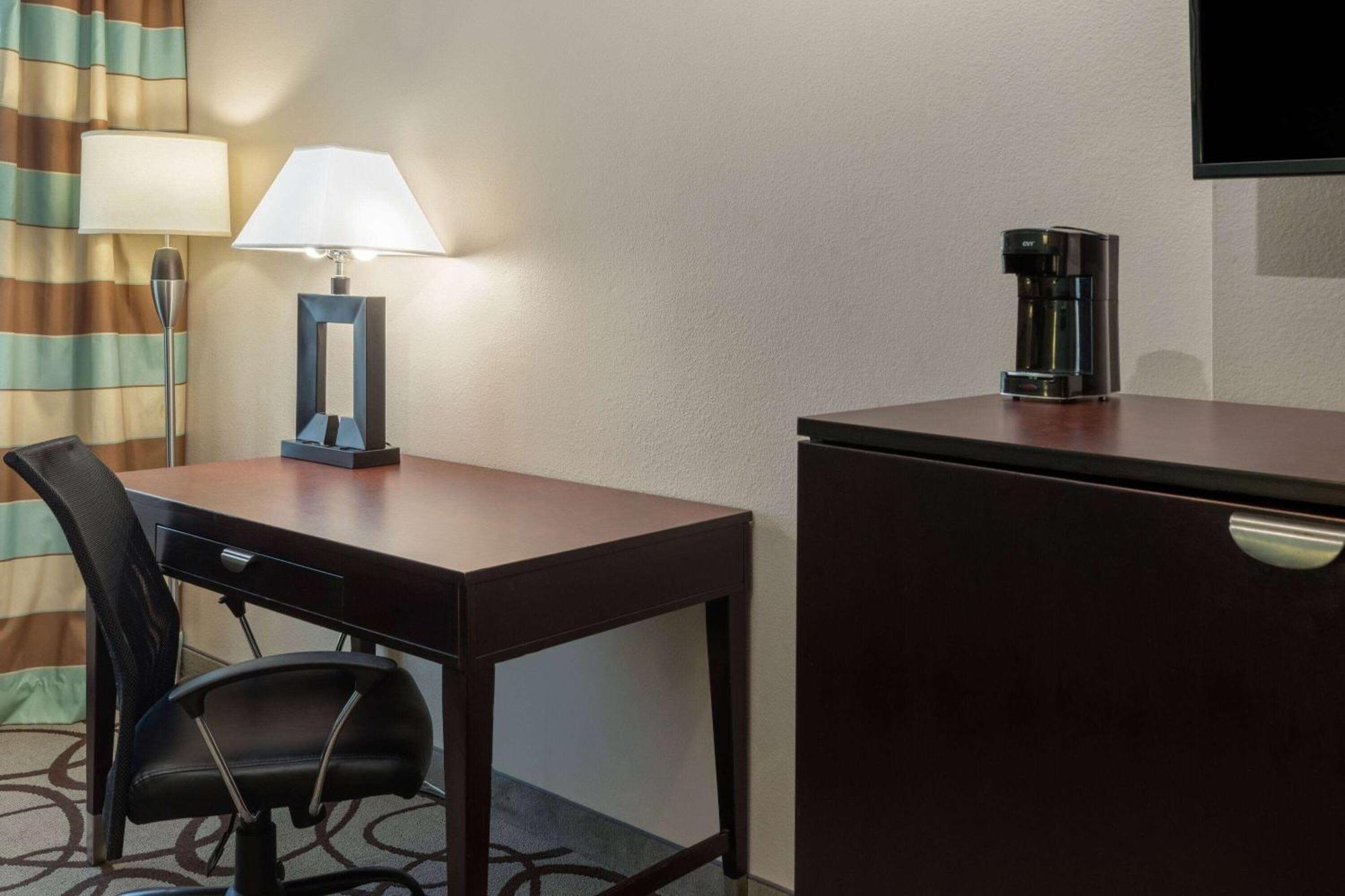 La Quinta By Wyndham Fort Worth - Lake Worth Bagian luar foto
